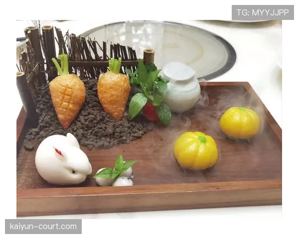 刷到吕小军的早餐照，盘子像展品，我这月菜钱都羞得躲起来