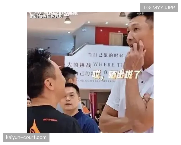 易建联训练完直接啃鸡胸肉,这自律我连看都不敢看 易建联训练完直接啃鸡胸肉,这自律我连看都不敢看